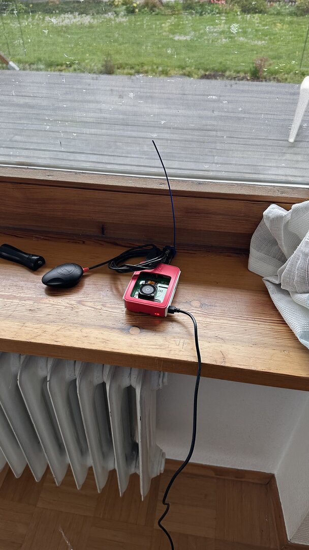 Erster Test mit RTL-SDR und Drahtantenne am Fenster