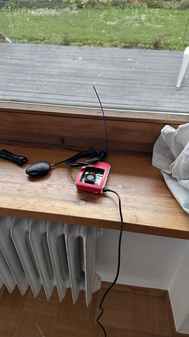 Erster Test mit RTL-SDR und Drahtantenne am Fenster